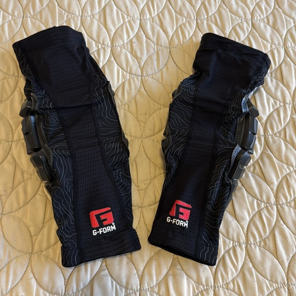 Elbow guards - Picture 3 of 4